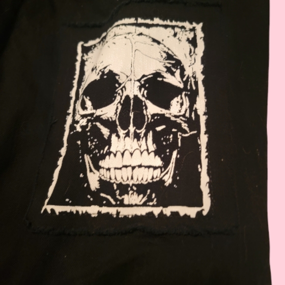 Hot Topic Social Collision Goth Black Skull Patch Wide Leg Jeans 30Wx32L - Picture 7 of 14